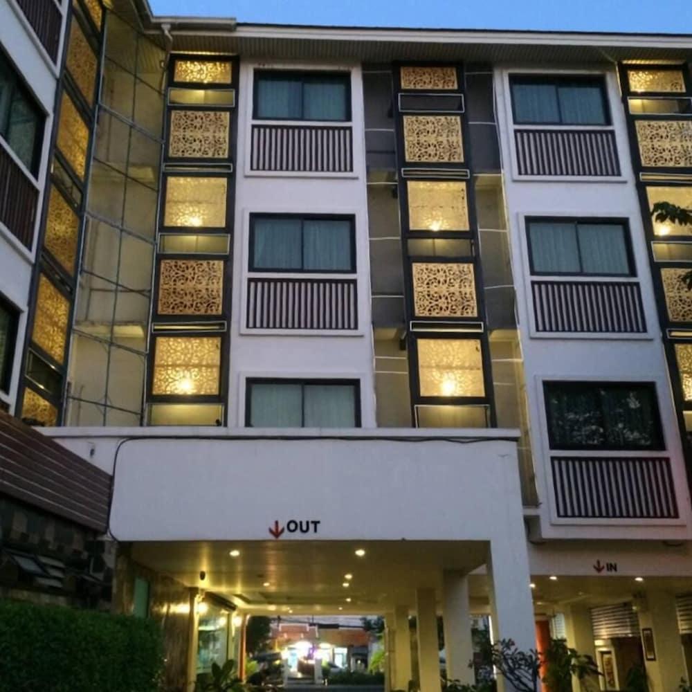 Wangburapa Grand Hotel Chiang Mai Exterior foto